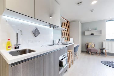1 bed studio, Bernard Street, City Centre, Southampton, SO143AY - Image 3
